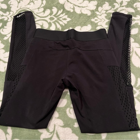 Adidas black leggings / athletic tights mesh detailing size small - Picture 11 of 13